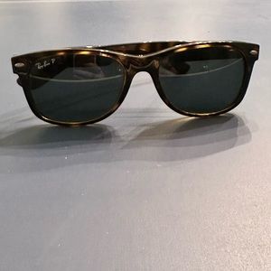 Ray-Ban Wayfarer Polarized Tortoise